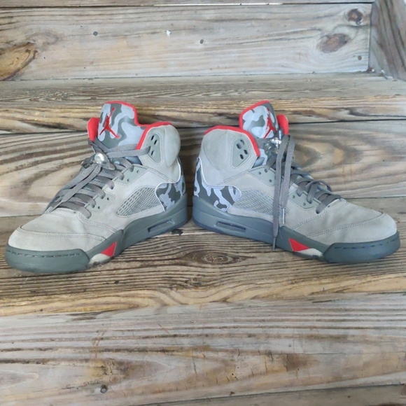 Jordan 5 Retro - Picture 2 of 7